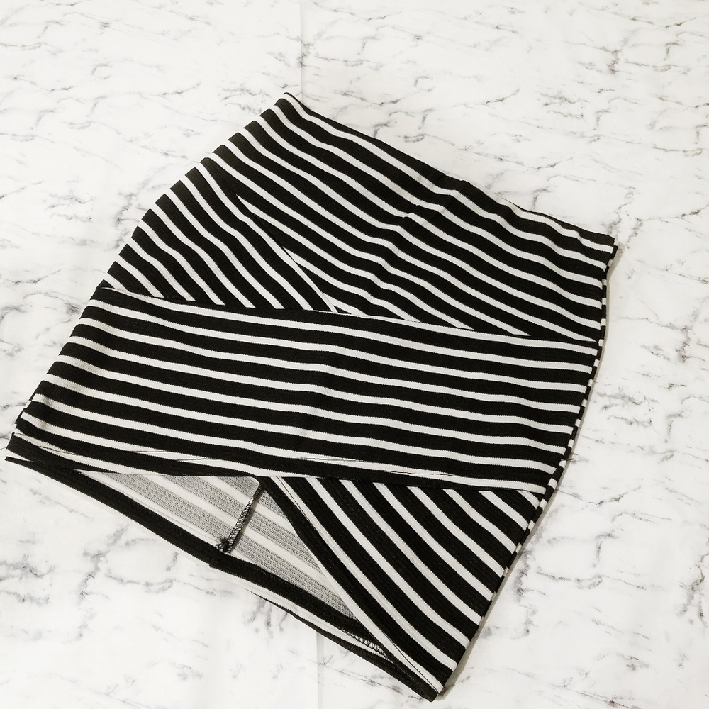 🔥 SALE! striped mini skirt